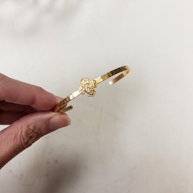 4-Way Cross Cuff
