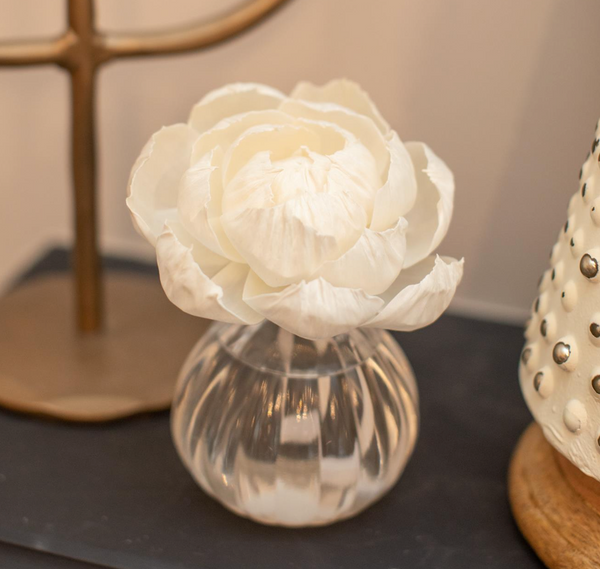 Cashmere Kiss Flower Diffuser The Silver Suitcase